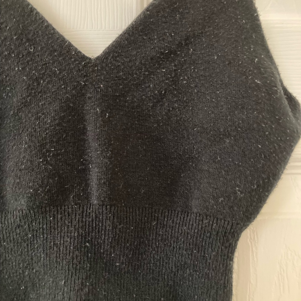 debut crop tank - Picture 3 of 7